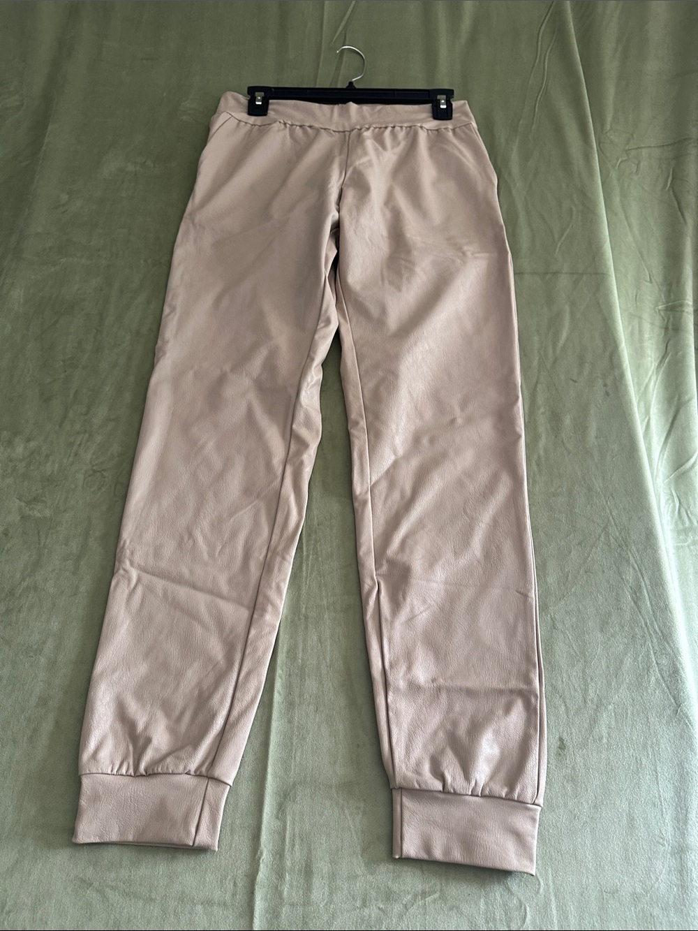 #963 Commando Soft Taupe Women’s Jogger Pants